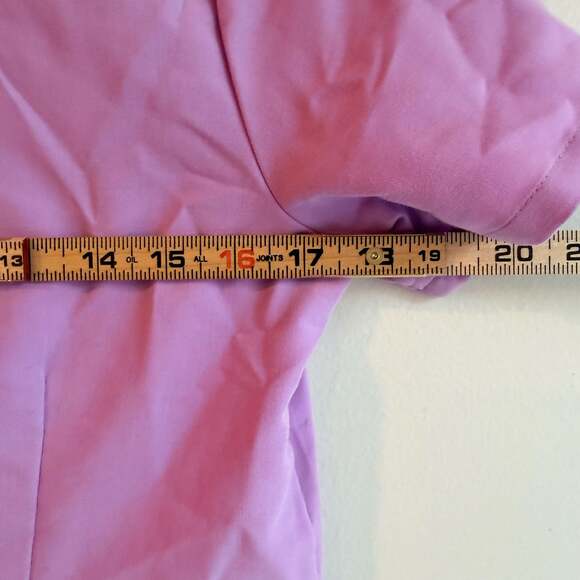 FIGS Catarina One-Pocket V-Neck Scrub Top in Lilac Dusk/ Size XS PO# 1915 - Picture 7 of 7